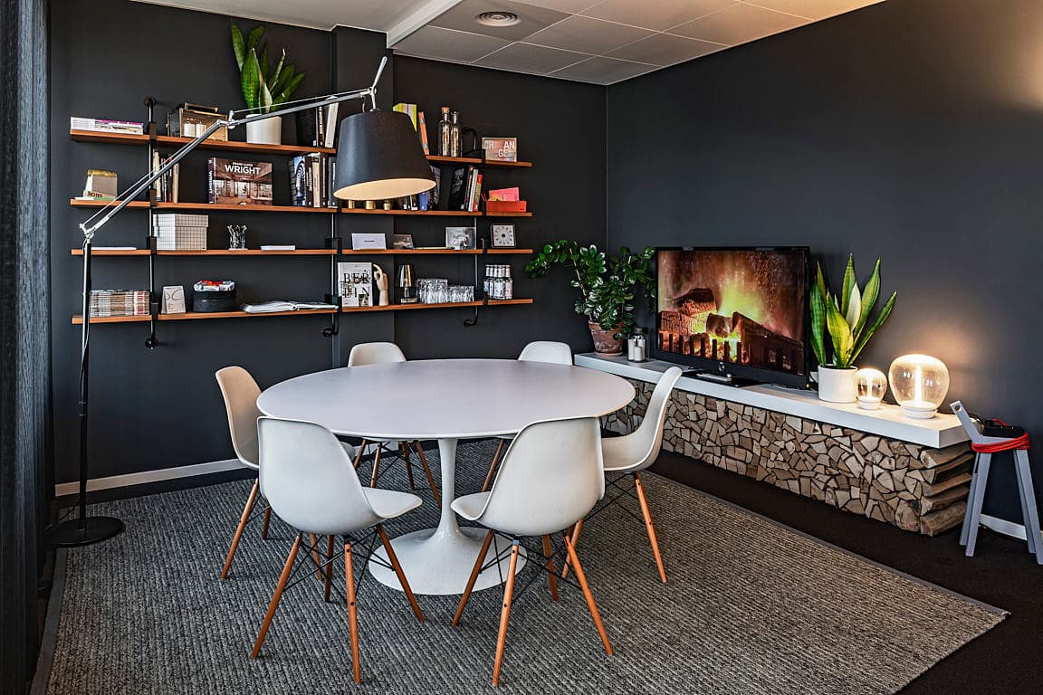 Fireside Room bei Design Offices 